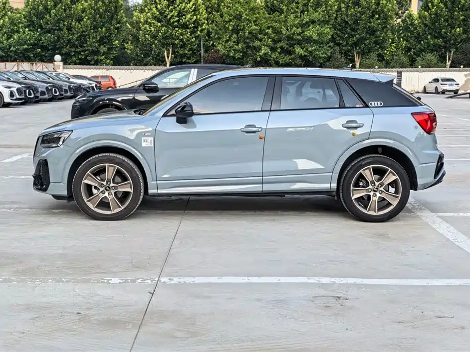 Audi Q2L 2022 35 TFSI Fashion