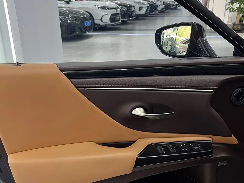 Lexus ES — фотографии объявления, Фото 8