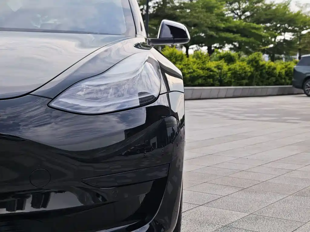 Tesla Model 3 — миниатюра 16