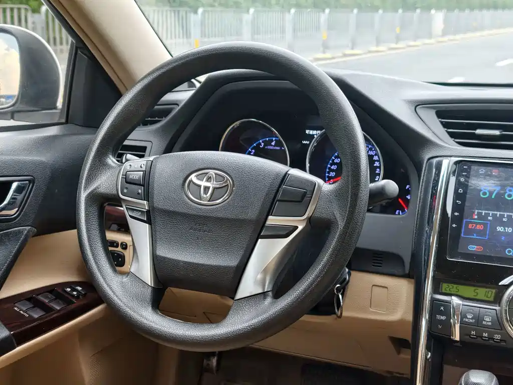 Toyota Reiz — миниатюра 9