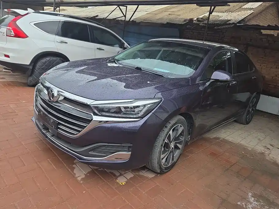 Купить BAIC U7
