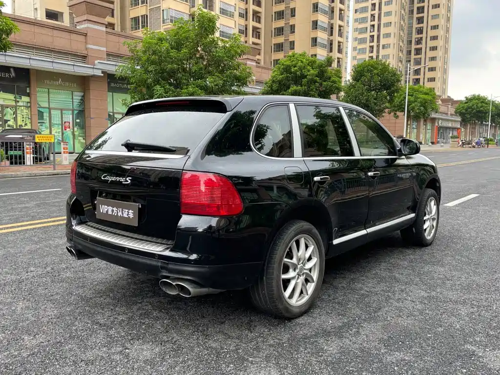 Porsche Cayenne — миниатюра 4