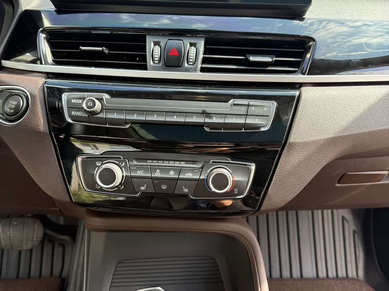 BMW X1 1.5 л 2022 г. Белый, пробег 13000 км