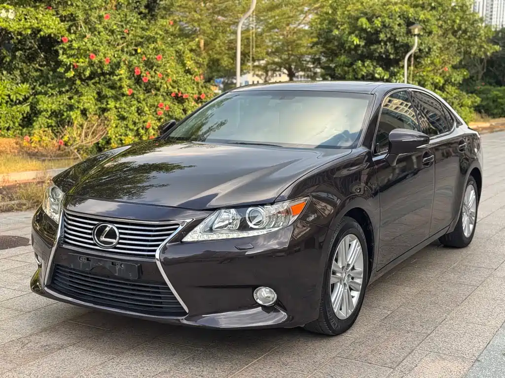 Lexus ES — миниатюра 2