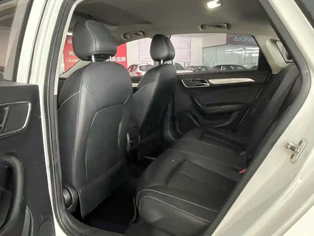 Roewe i6 New Energy — миниатюра 6
