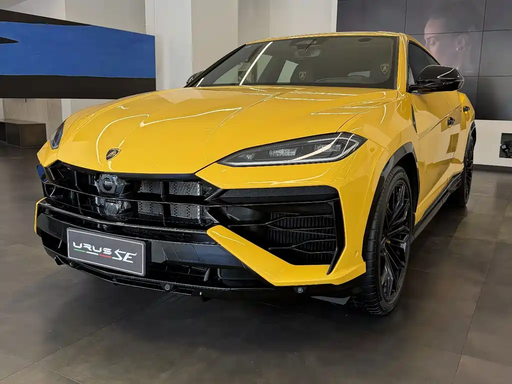 Lamborghini Urus SE — фотографии объявления, Фото 3