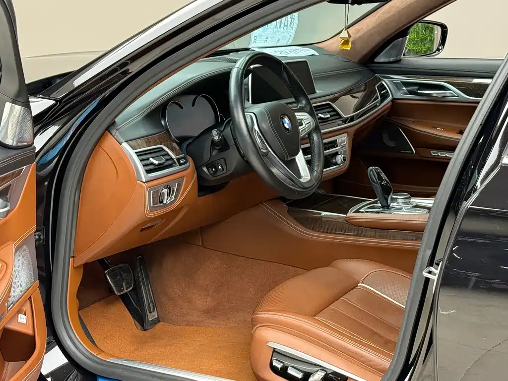 BMW 7 Series 7 2018 740Li xDrive Premium M Sport