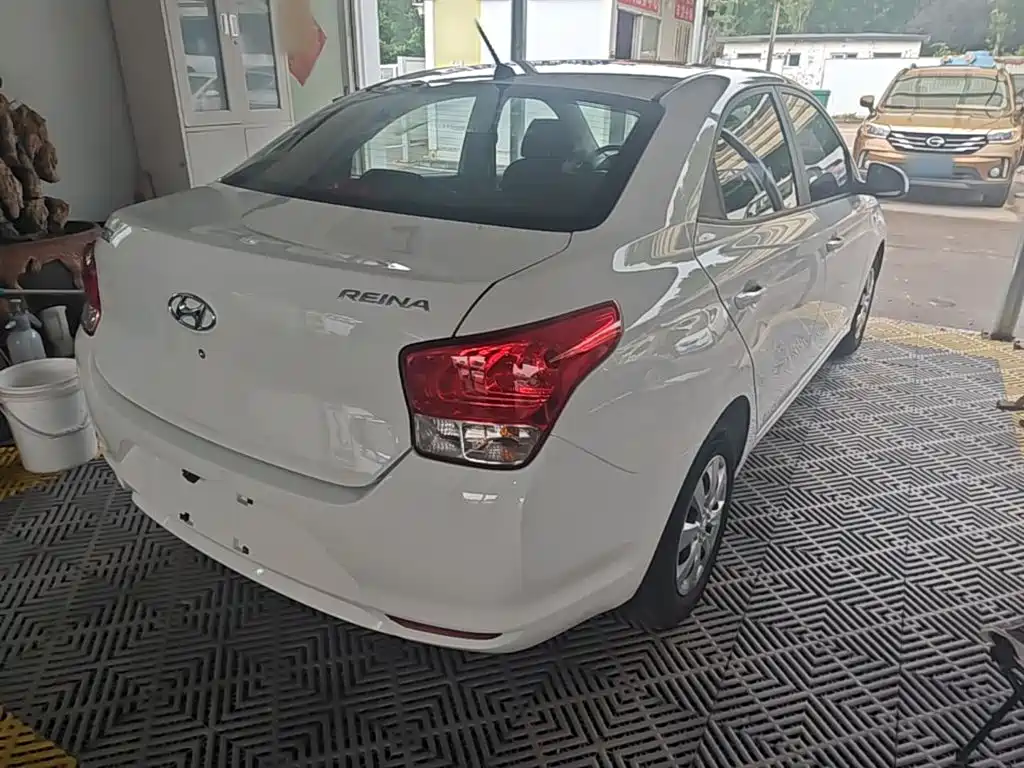 Hyundai Verna — миниатюра 7