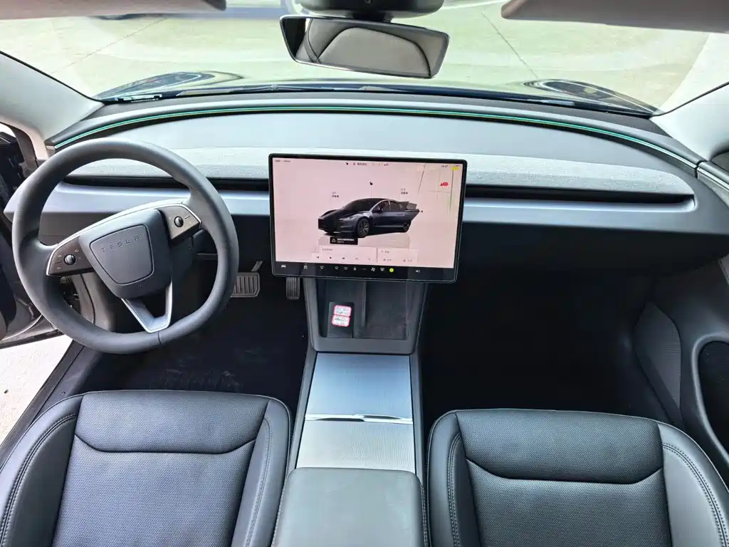 Tesla Model 3 — миниатюра 6