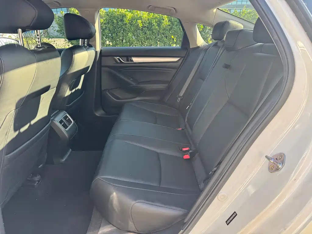 Honda Accord — миниатюра 8