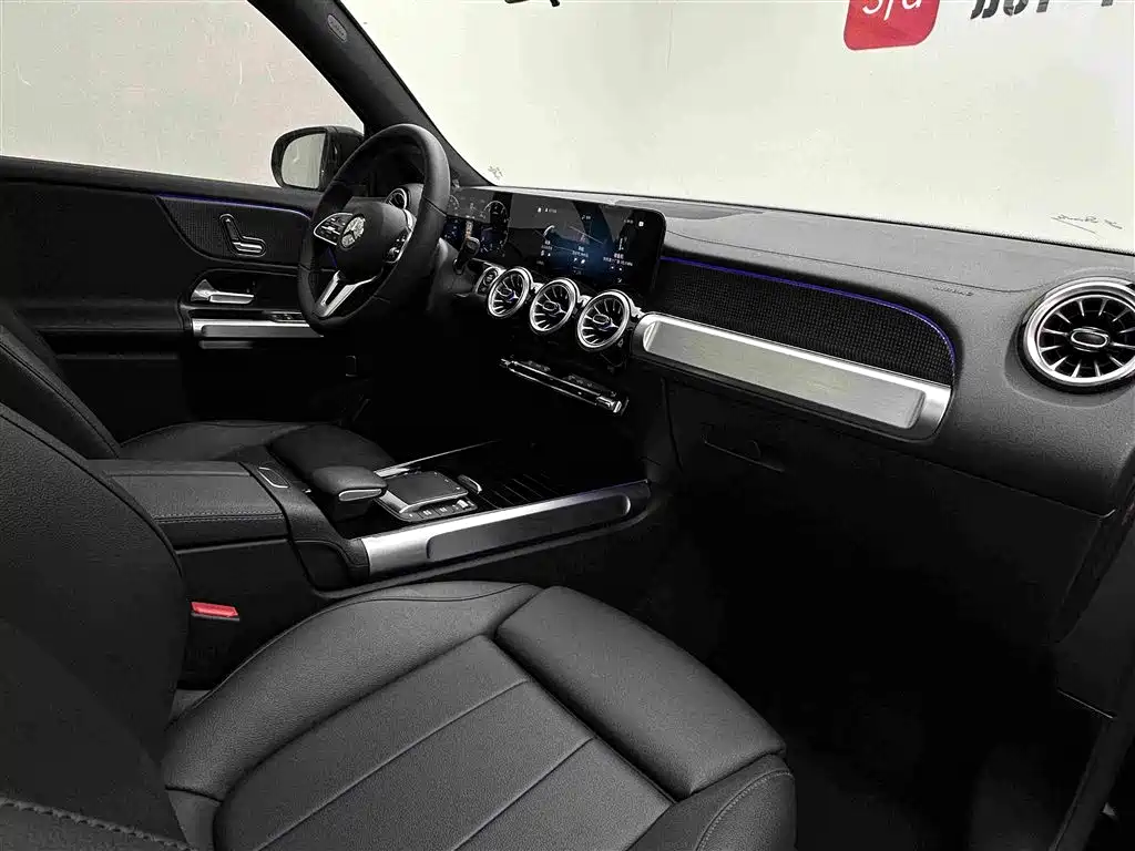 Mercedes-Benz GLB — миниатюра 14