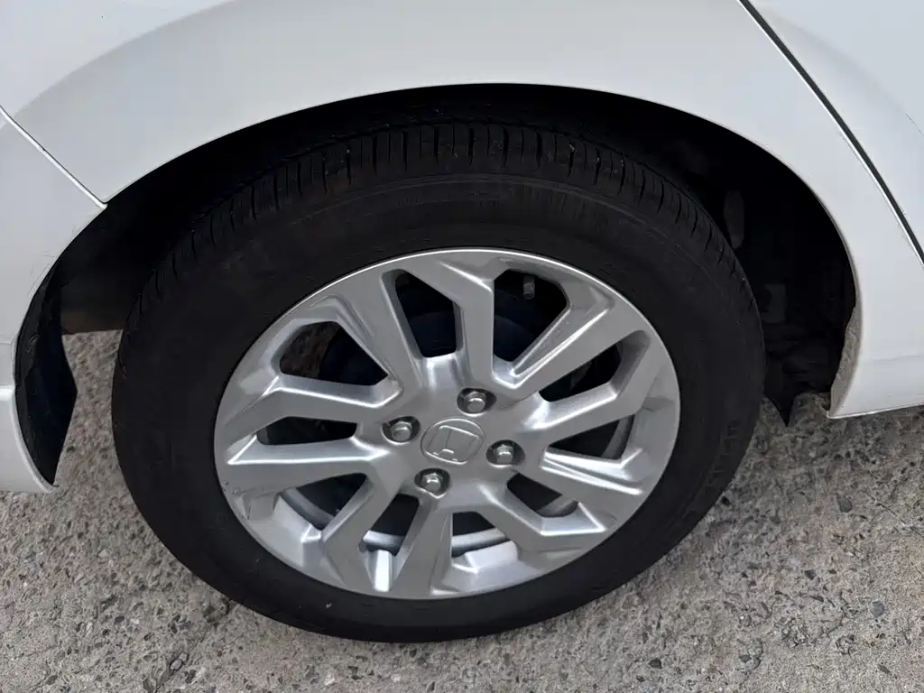 Honda Fit — миниатюра 10