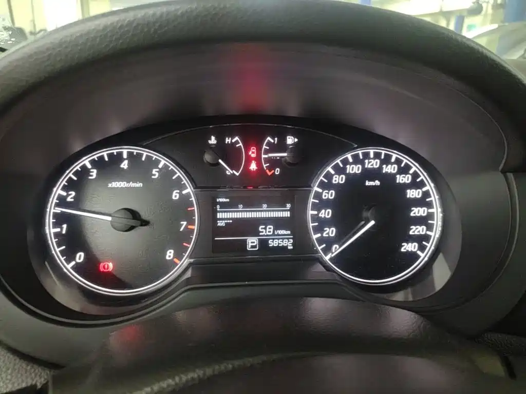 Nissan Tiida — миниатюра 4