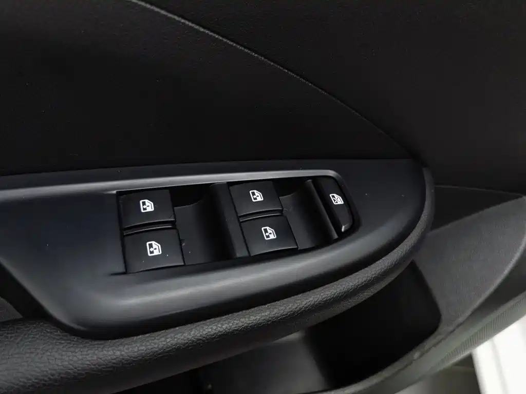 Buick Excelle — миниатюра 9