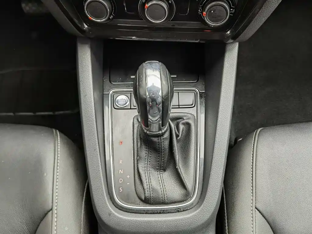 Volkswagen Sagitar — миниатюра 13