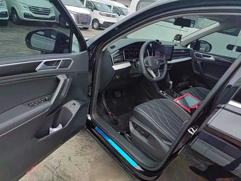 Volkswagen Tiguan L — миниатюра 16