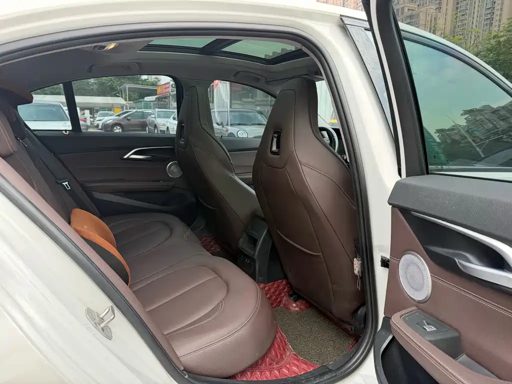 BMW 1 Series — миниатюра 12