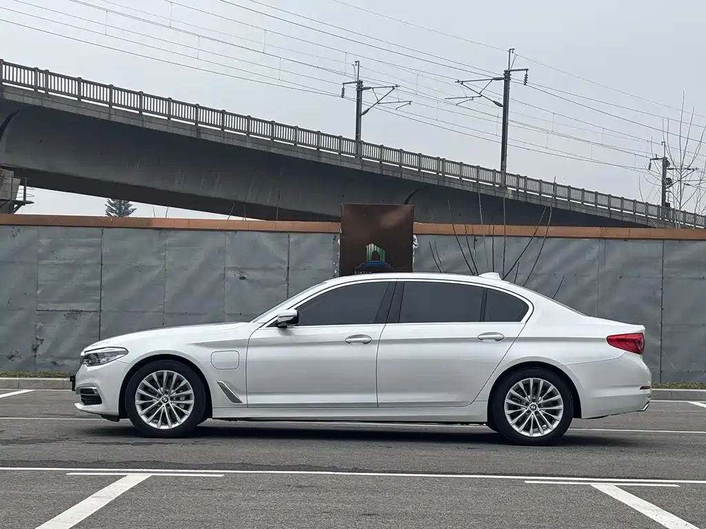 BMW 5 SERIES NEW ENERGY