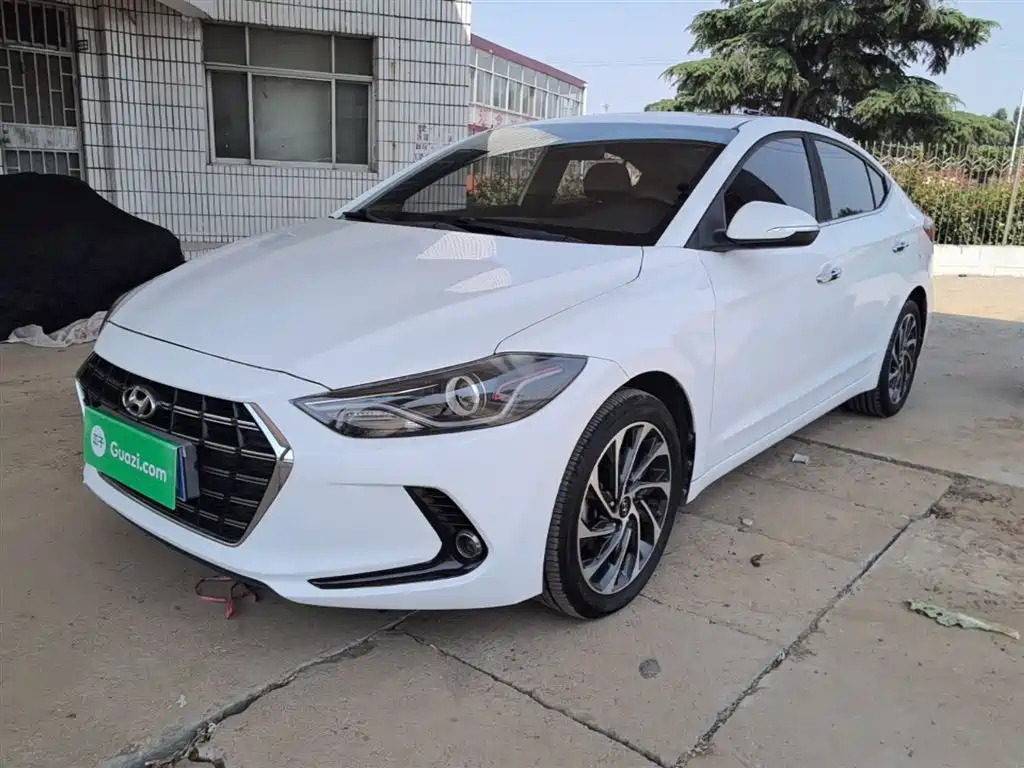 Купить Hyundai Elantra