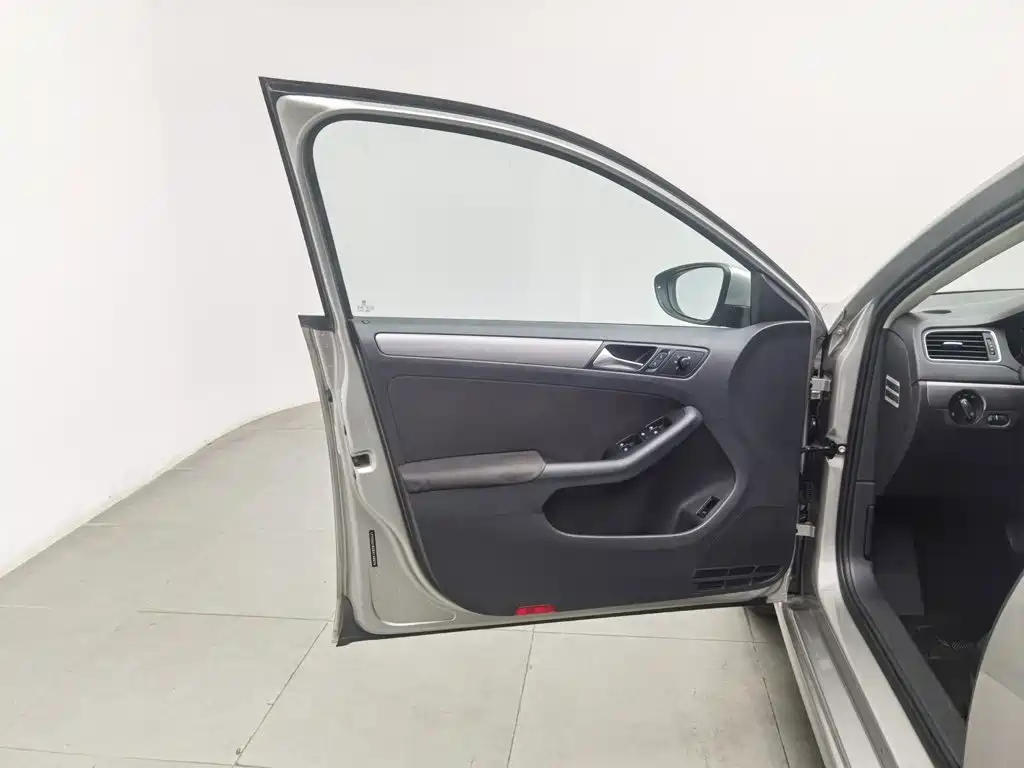 Volkswagen Sagitar — миниатюра 8