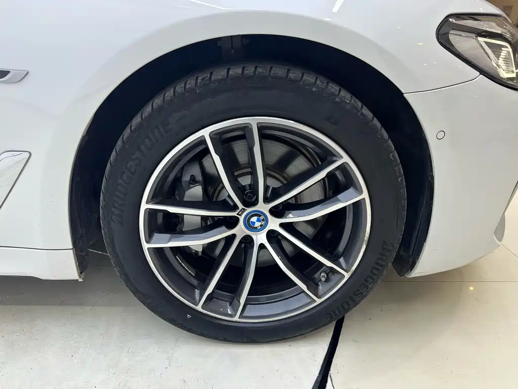 BMW 5 SERIES NEW ENERGY