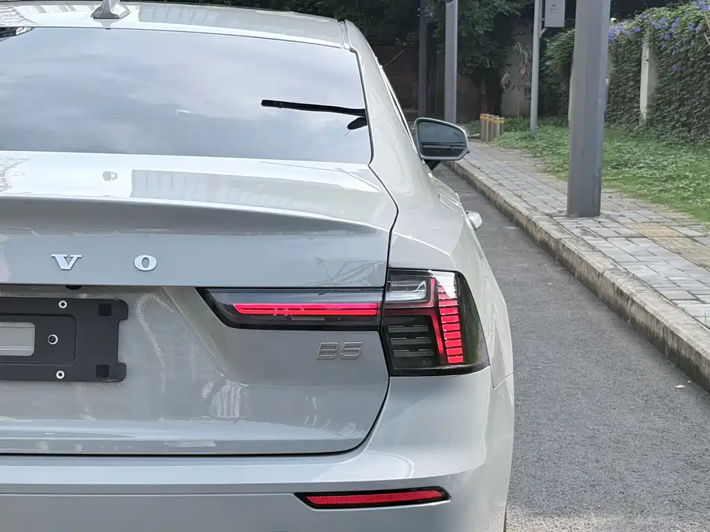 Volvo S90 2026 B5 Luxury
