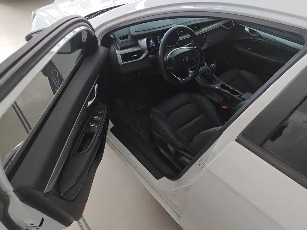 Geely Emgrand — миниатюра 12