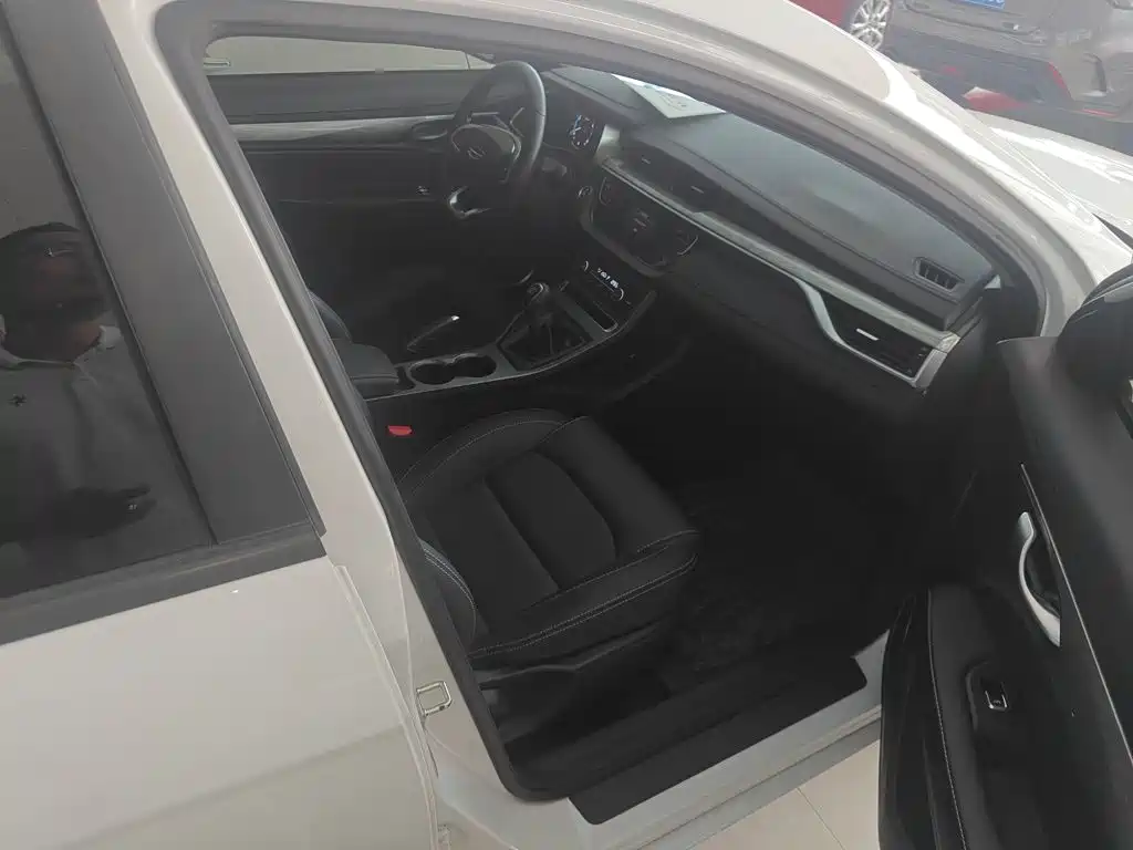 Geely Emgrand — миниатюра 20