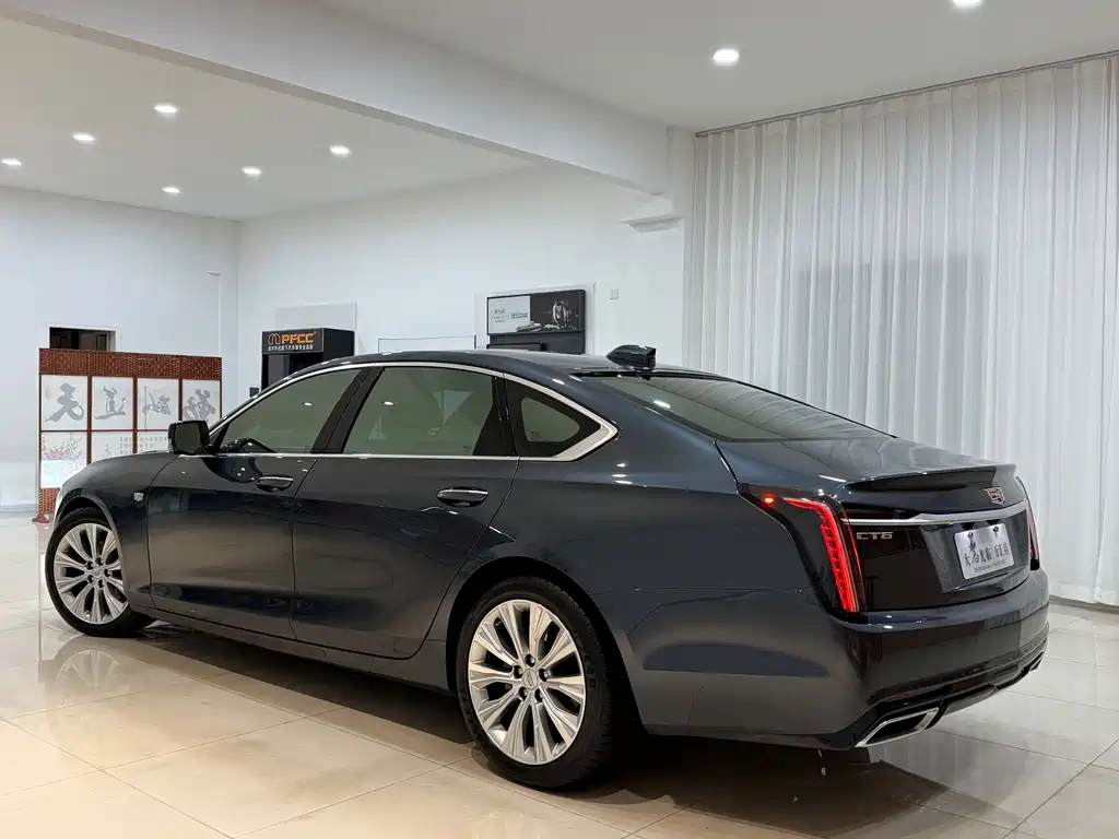 CADILLAC CT6