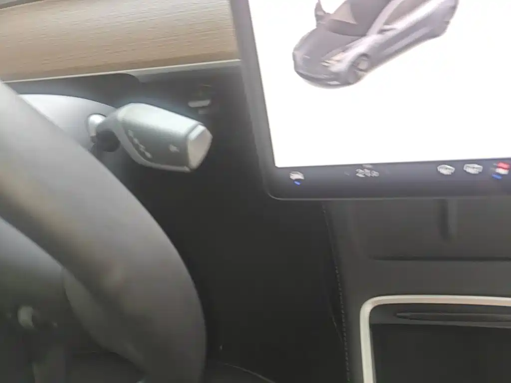 Tesla Model 3 — миниатюра 14
