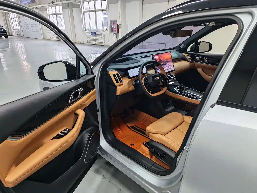Geely Boyue L — миниатюра 11
