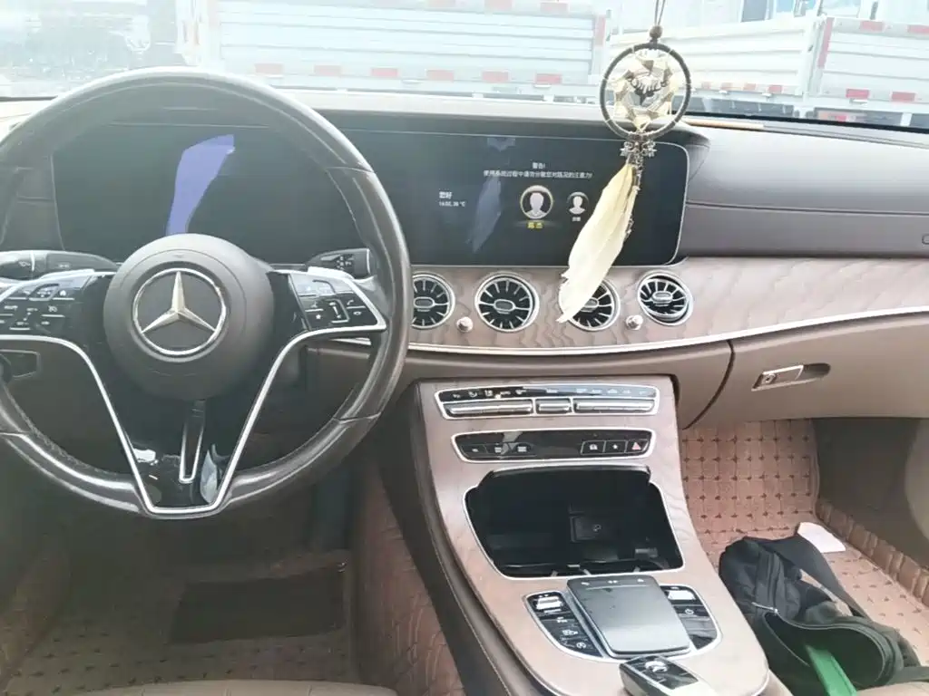 Mercedes-Benz E-Class — миниатюра 14