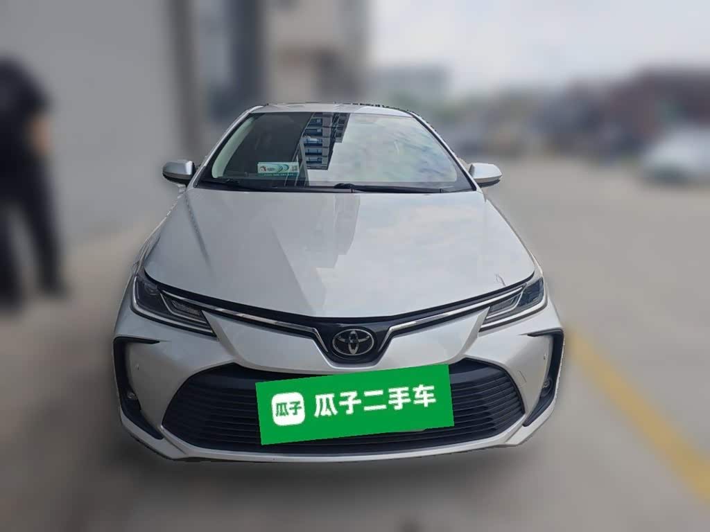 Toyota Corolla 1.5 л 2021 г. Серебристо-серый, пробег 36000 км