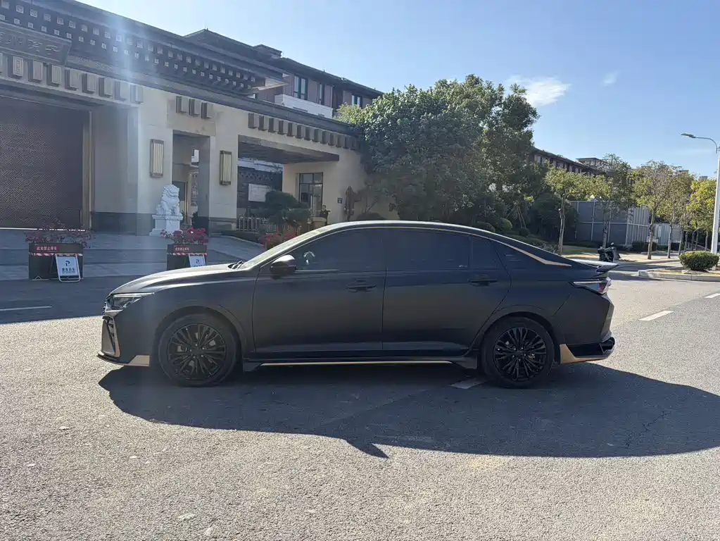 DONGFENG YI HYUN MAX