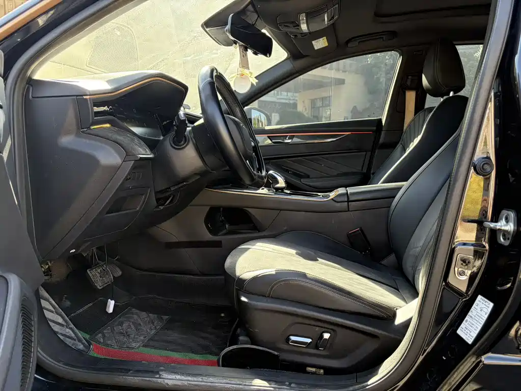 DONGFENG YI HYUN MAX