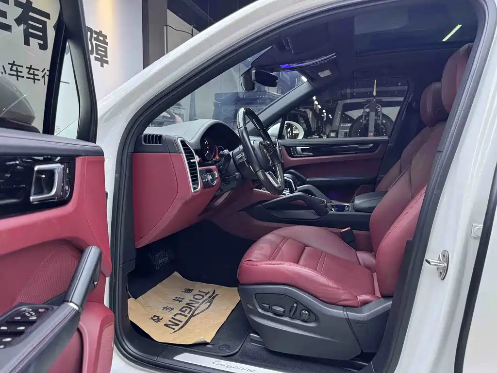 Porsche Cayenne — миниатюра 4