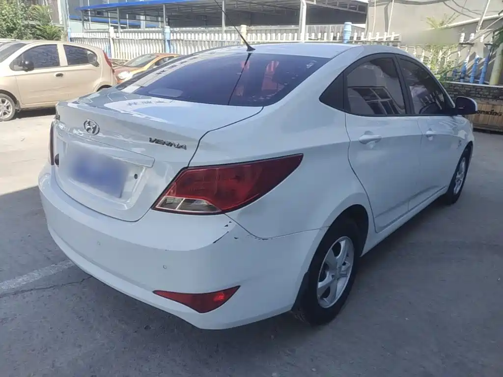 Hyundai Verna — миниатюра 7