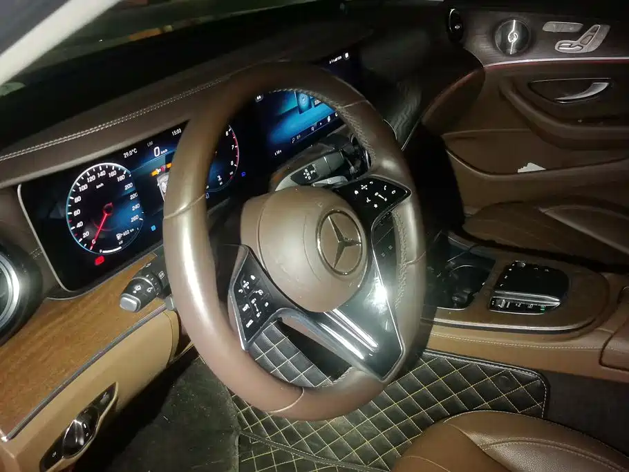Mercedes-Benz E-Class — миниатюра 15