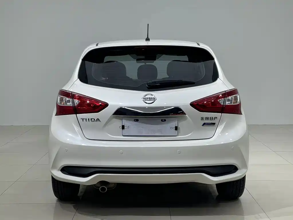 Nissan Tiida — миниатюра 9