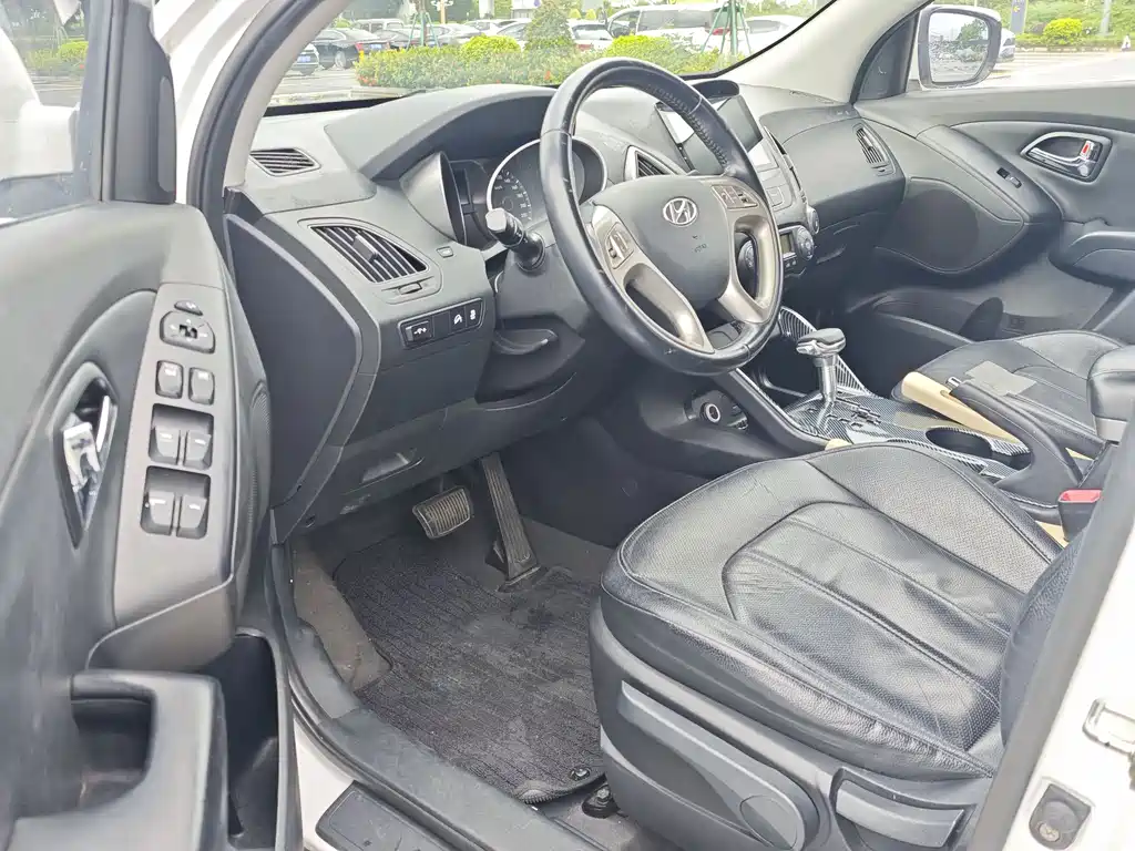Hyundai BAIC Hyundai ix35 ix35 2013 2.0L AT GLS IV