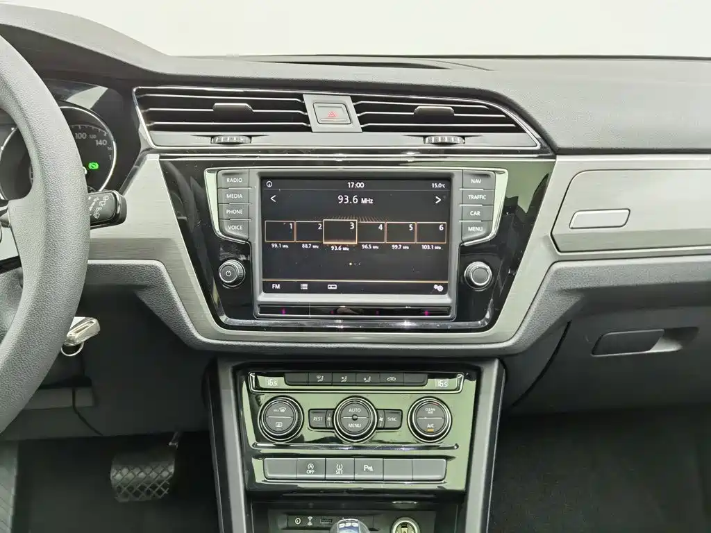 Volkswagen Touran — миниатюра 12