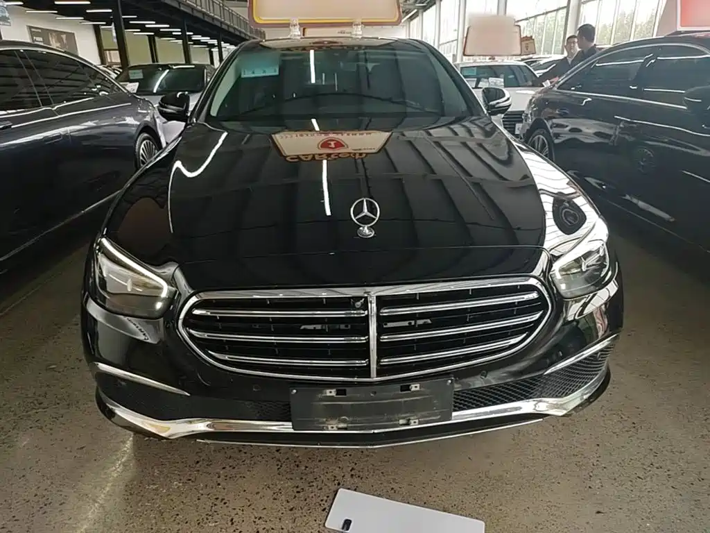 Mercedes-Benz E-Class — миниатюра 3