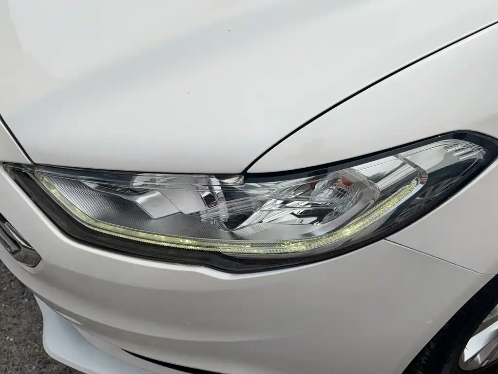 Ford Mondeo — миниатюра 3