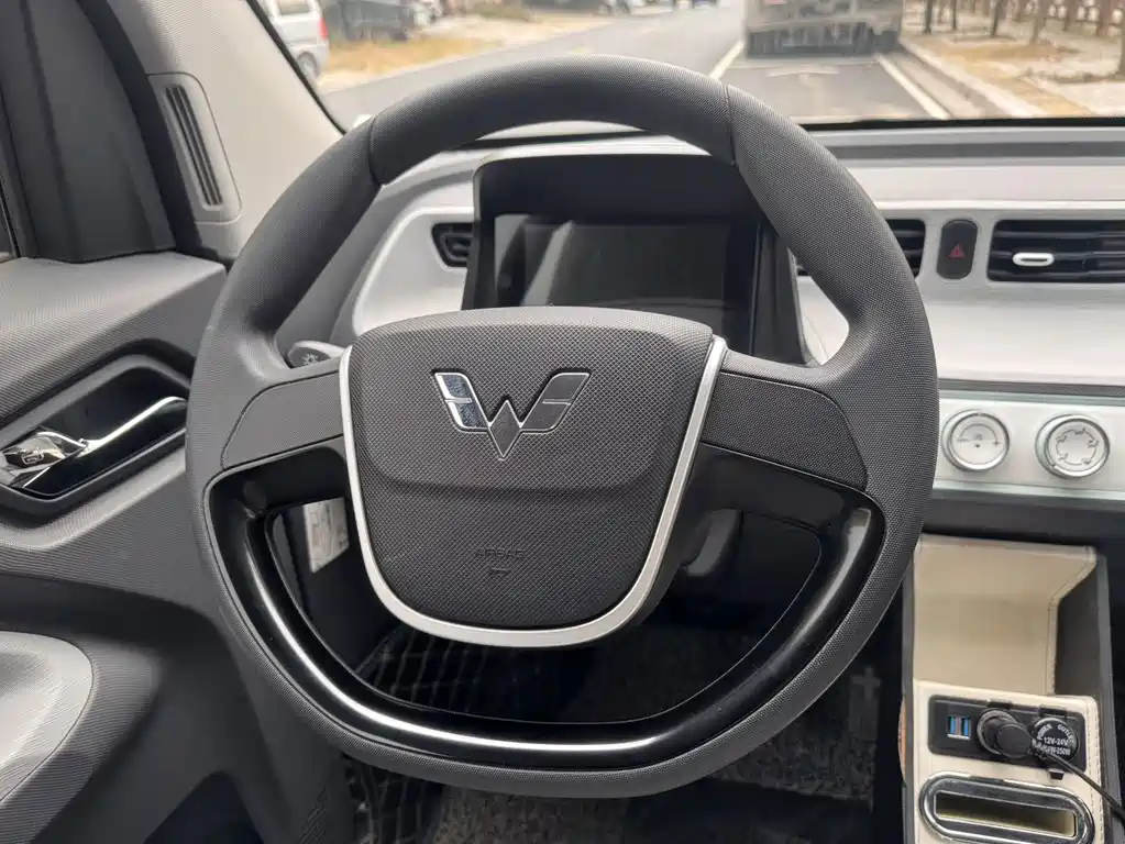 Wuling MINIEV — миниатюра 9