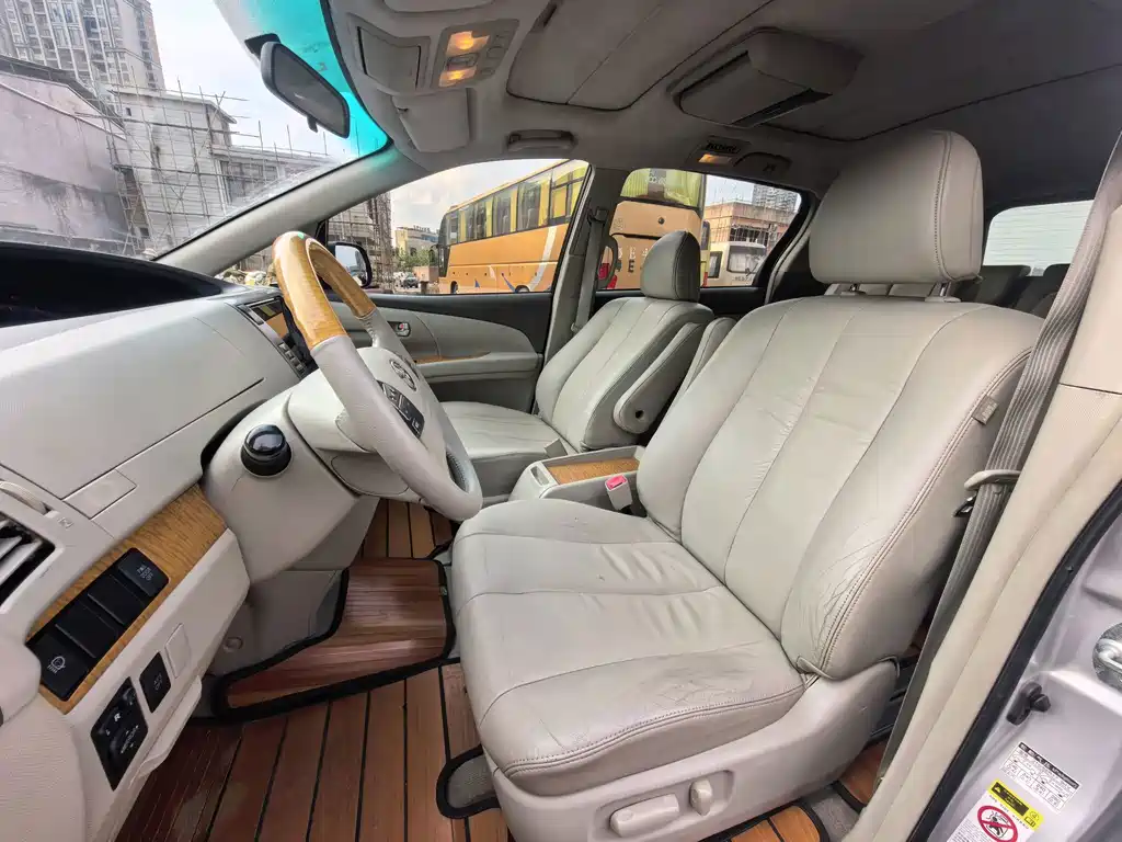 Toyota Previa — миниатюра 11