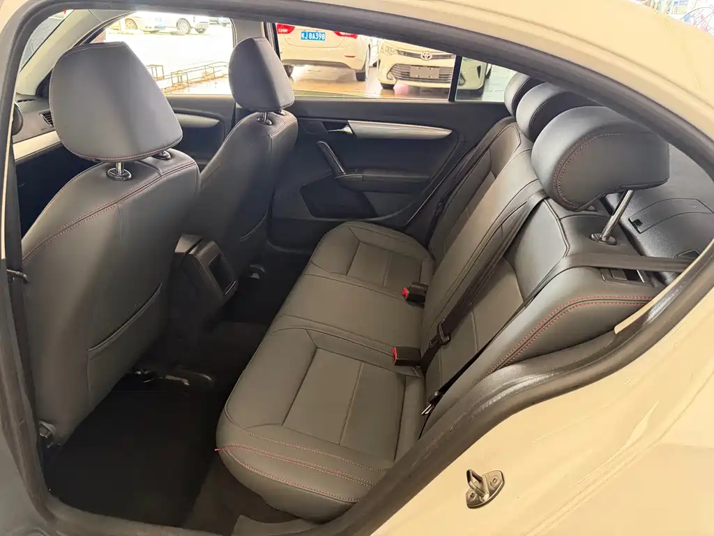 Volkswagen Lavida — миниатюра 14