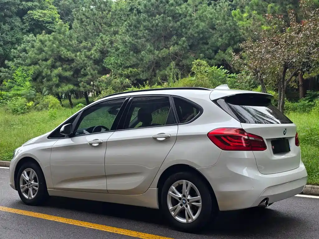 BMW 2 Series Active Tourer — миниатюра 4