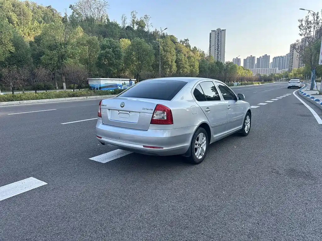Skoda Octavia — миниатюра 6