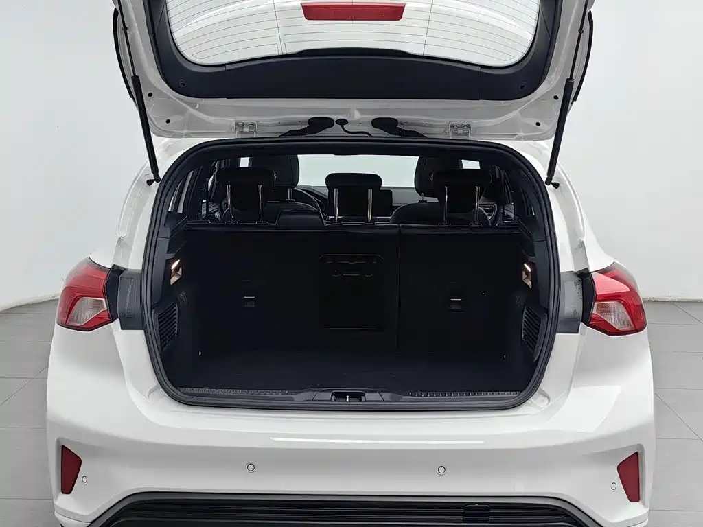 Ford Focus — миниатюра 16