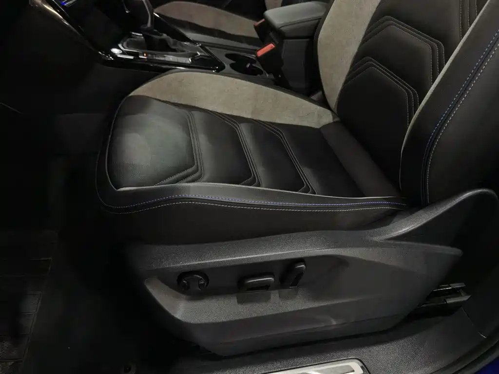 Volkswagen 探岳 GTE — миниатюра 20